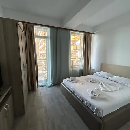 Catalina Summerland Nord Мамая